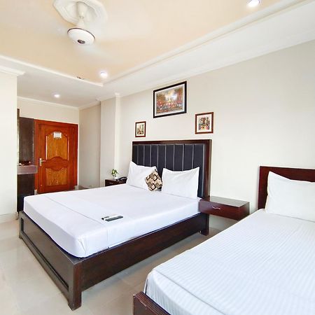 Hotel Crown Inn Мултан Экстерьер фото