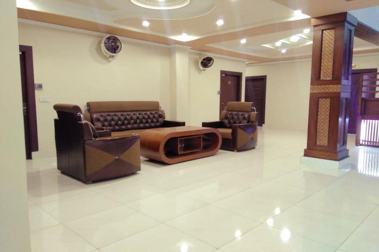 Hotel Crown Inn Мултан Экстерьер фото