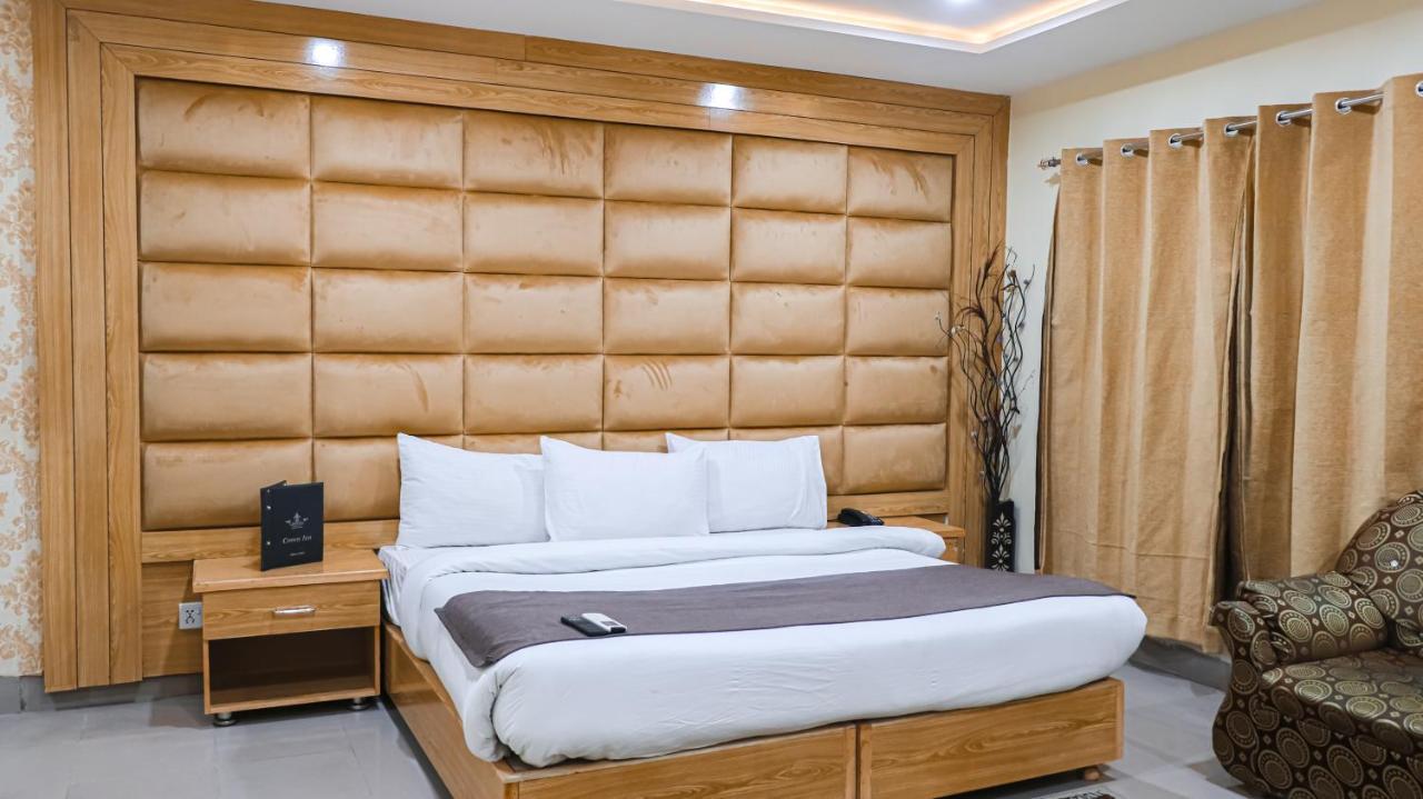 Hotel Crown Inn Мултан Экстерьер фото