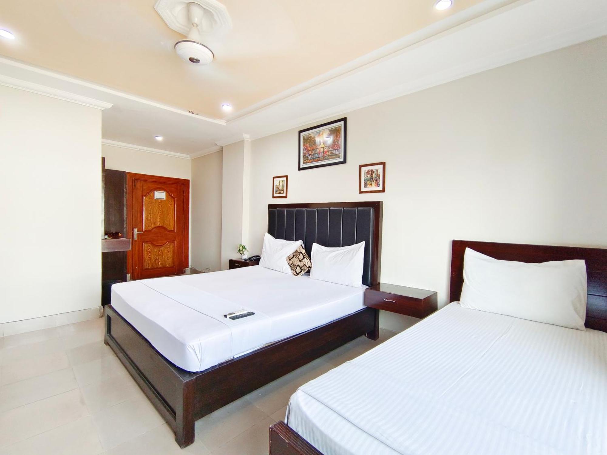 Hotel Crown Inn Мултан Экстерьер фото